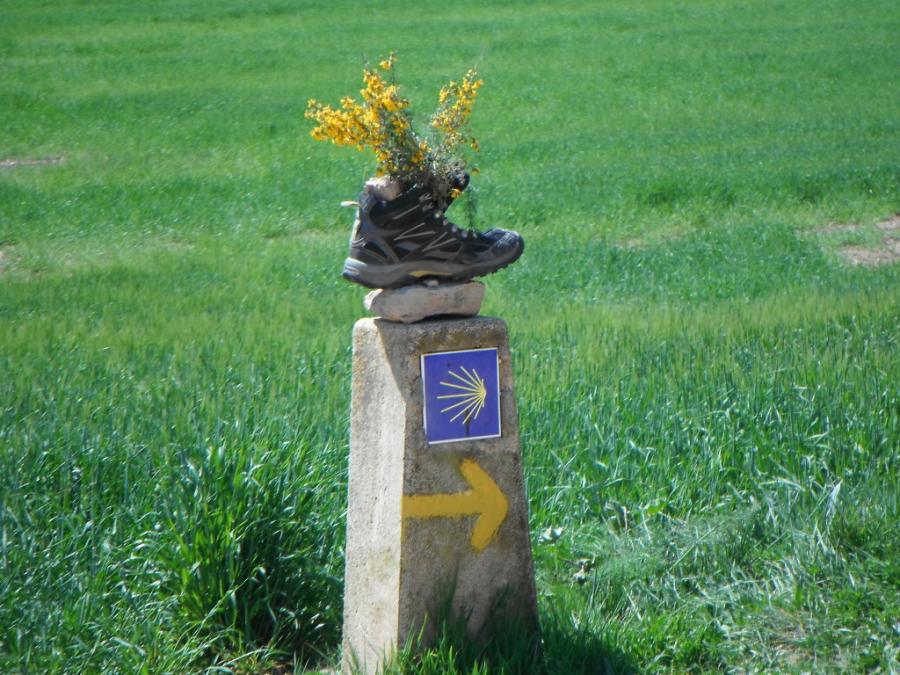 Fotoquelle https://überdenberg.de/2015/10/24/jakobswegwanderung-2015/#more-242