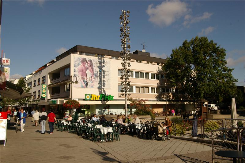 Weg-EU-D-Neustrasse-a