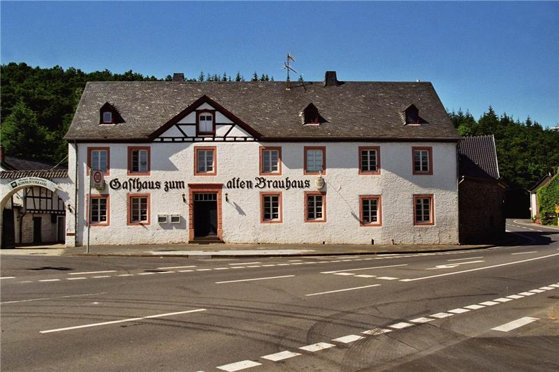 Weg-EU-N-Kreuzweingarten-Altes-Brauhaus