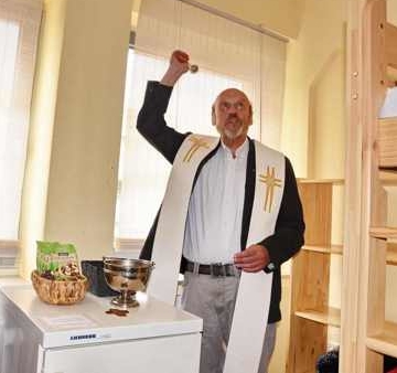 Pfarrer Michael Nolten bei der Einweihung unserer Pilgerherberge am 14. Juli 2019 (Foto: privat)
